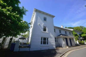 All New TorquayTownhouse with Hot Tub 200m from Beach - Free WiFi